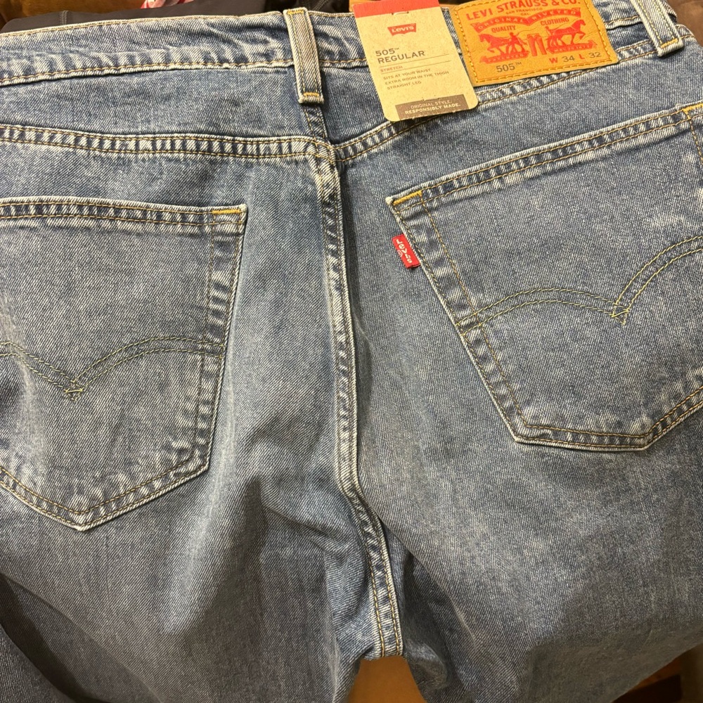 Levi’s pants